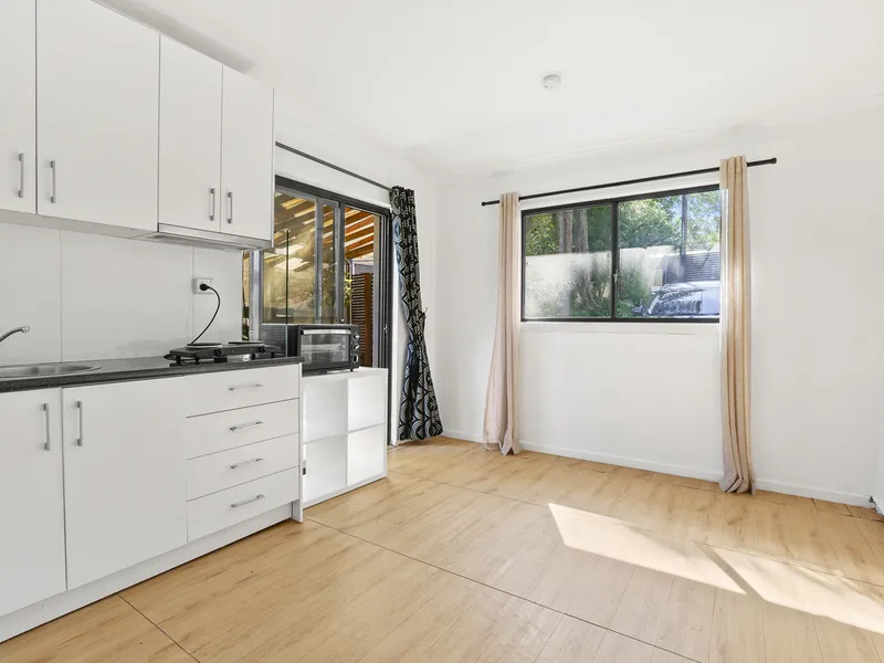 One Bedroom Flat with Utilities Included