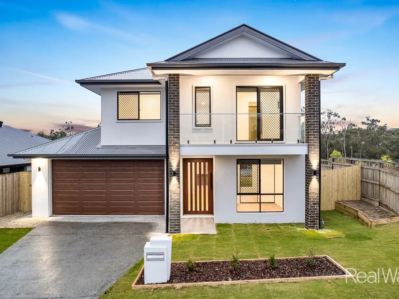 Stunning Two-Storey Home in Prestigious Spring Mountain