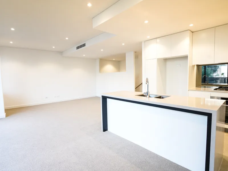 BRAND NEW 2 BEDROOM, 2 BATHROOM, 1 CAR SPACE