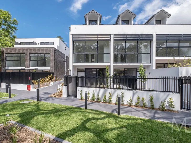 LUXURY 3 BEDROOM + STUDY TOWNHOUSES