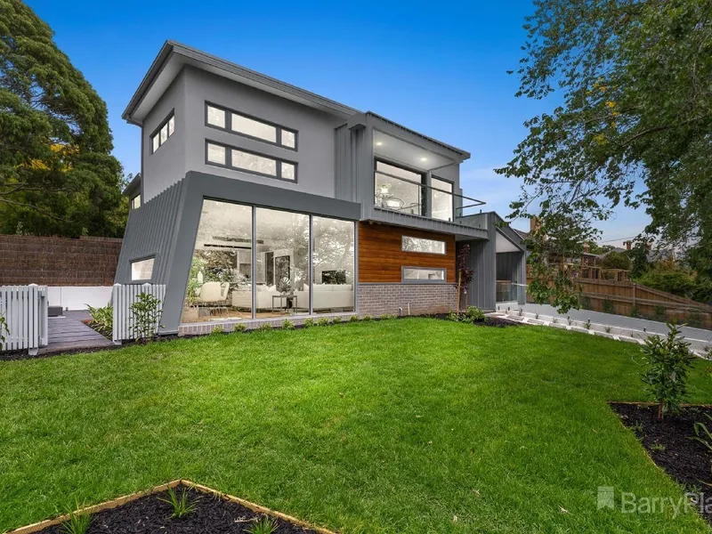 PURE LUXURY ON THE BERWICK VILLAGE DOORSTEP