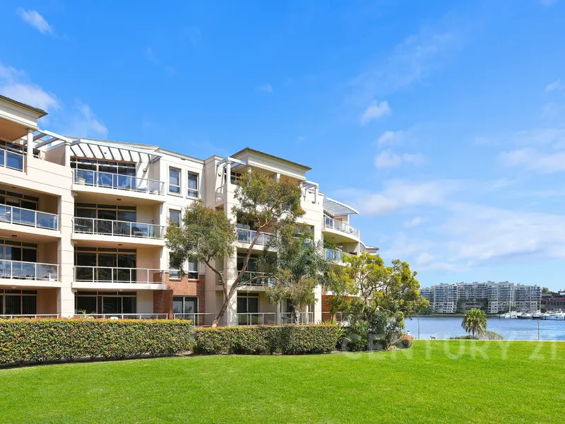 Desirable park and foreshore location - Stunning views