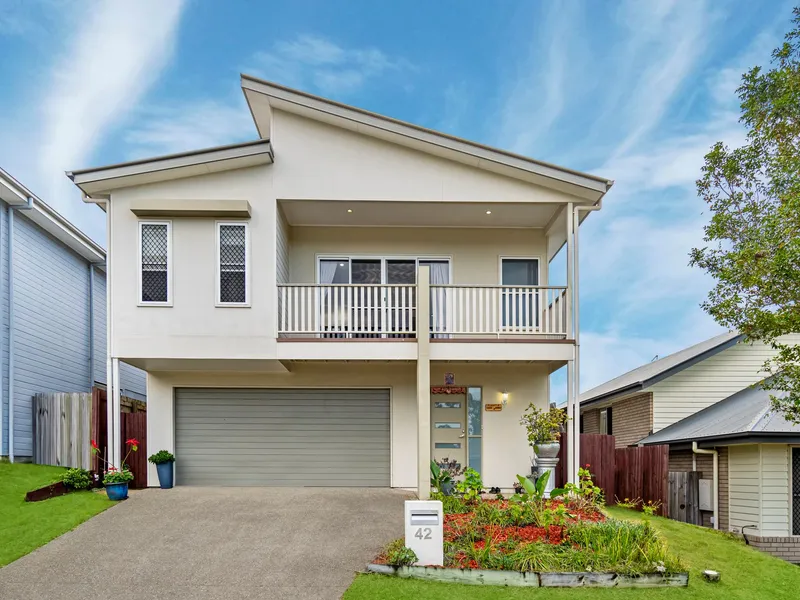 Immaculate home in Convenient Location!