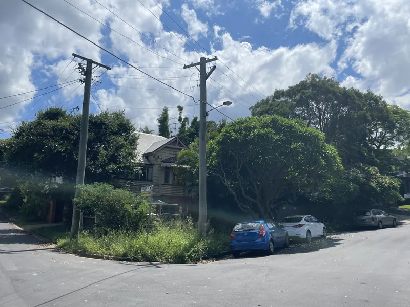 Historic Original Queenslander in the heart of Kelvin Grove !