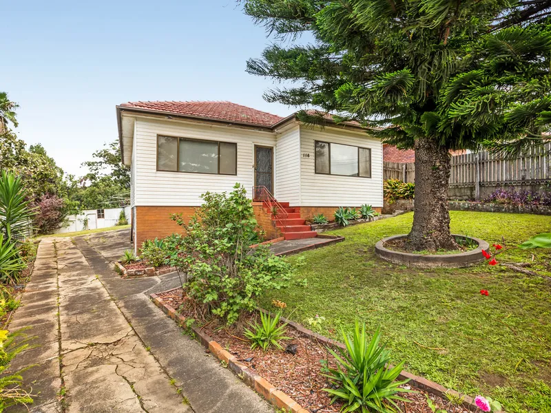 GENEROUS SIZED 1066m2 BLOCK