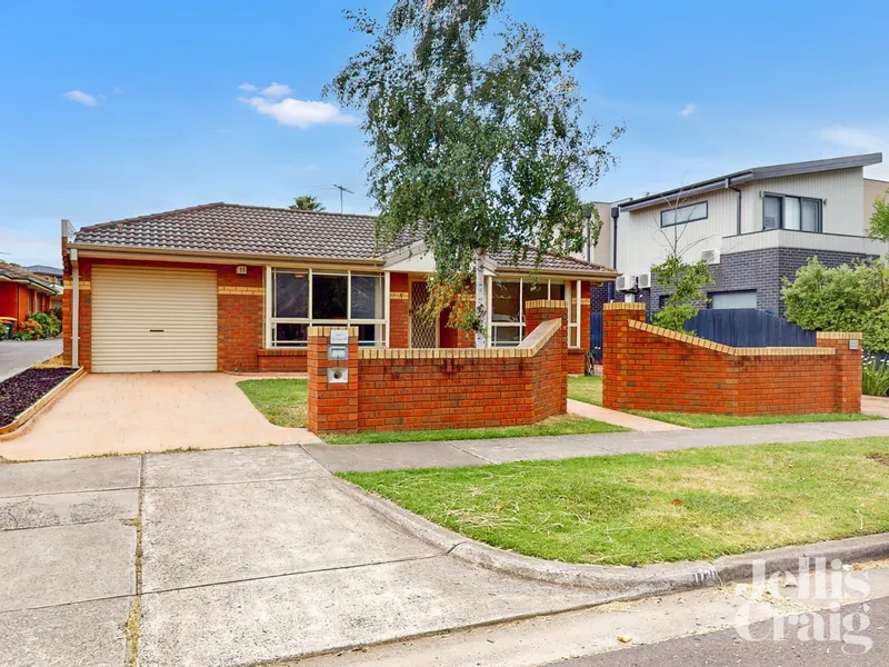 Discover Your Ideal Home in Strathmore!