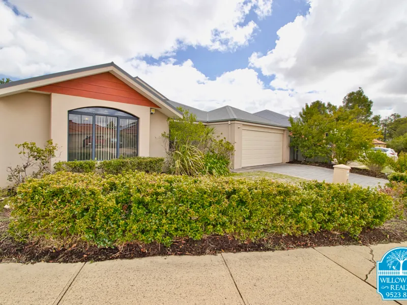 SOLD by Janette Abbott within in 3 days!!!   LOOKING FOR A HUGE BACKYARD?