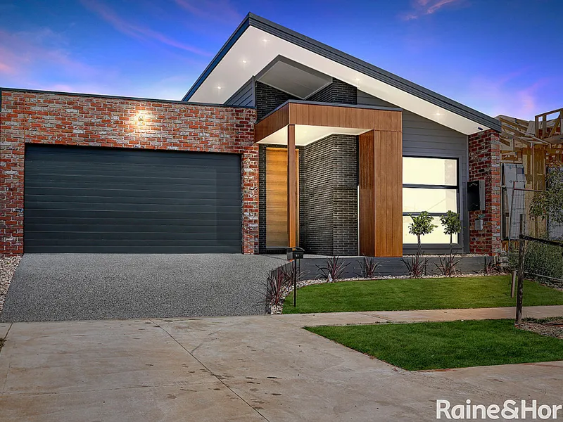 Stand out from the ground!!