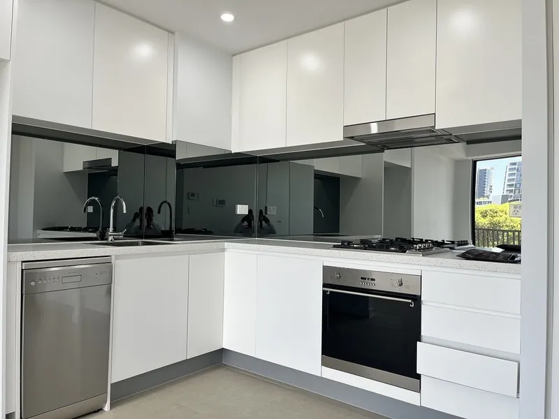 Rosebery Modern One Bedroom Apartment for Lease