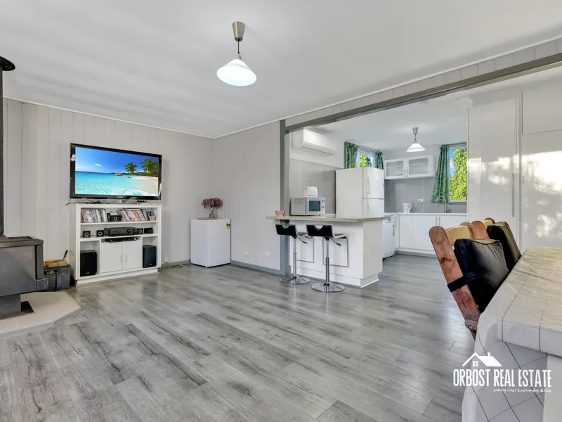 RENOVATED HOME- AVAILABLE FROM THE 12TH OF APRIL