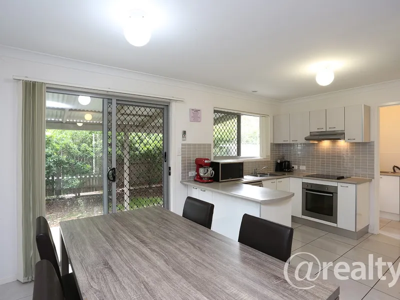 SNAP IT UP BEFORE IT'S  SOLD -  JUST 6 KM TO THE NEW UNIVERSITY !