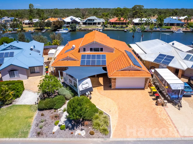 Beautiful Canal Front Home with Jetty