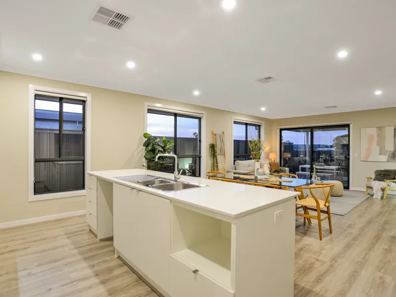 READY TO MOVE INTO WITHIN WEEKS