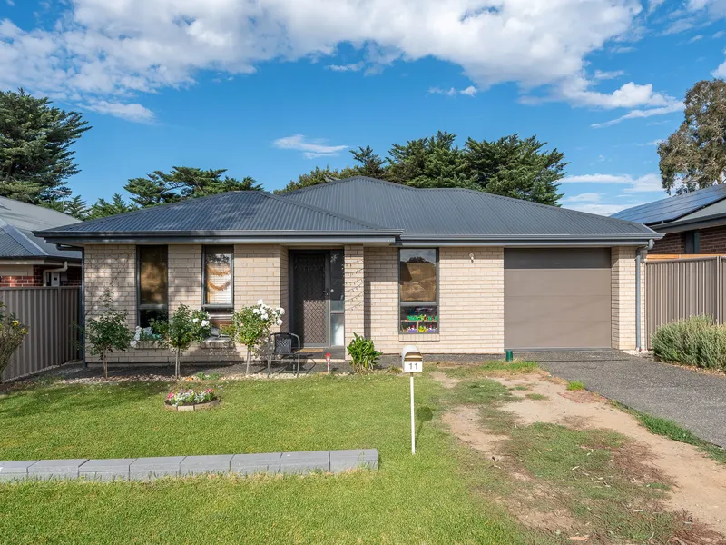 2015 Built 4 Bedroom Home Close to Medical and Shopping Centre!