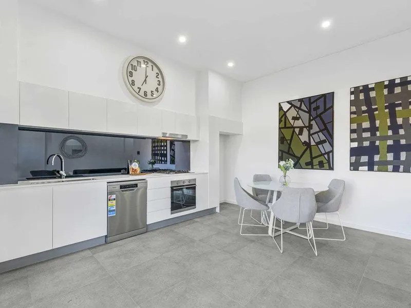Stunning Brand New Apartment in Wentworthville !!