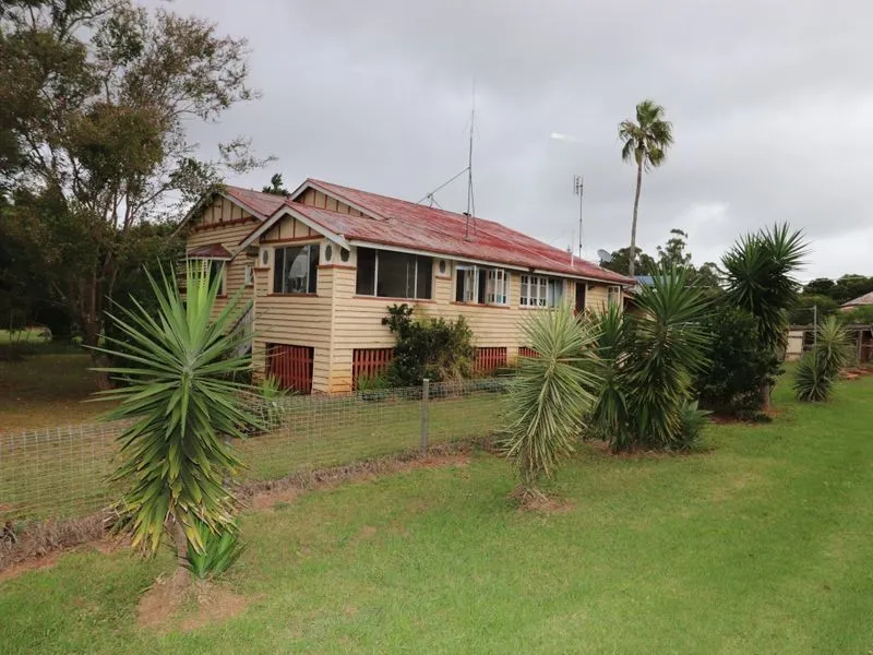 CORNER BLOCK, HOUSE, LARGE SHEDS