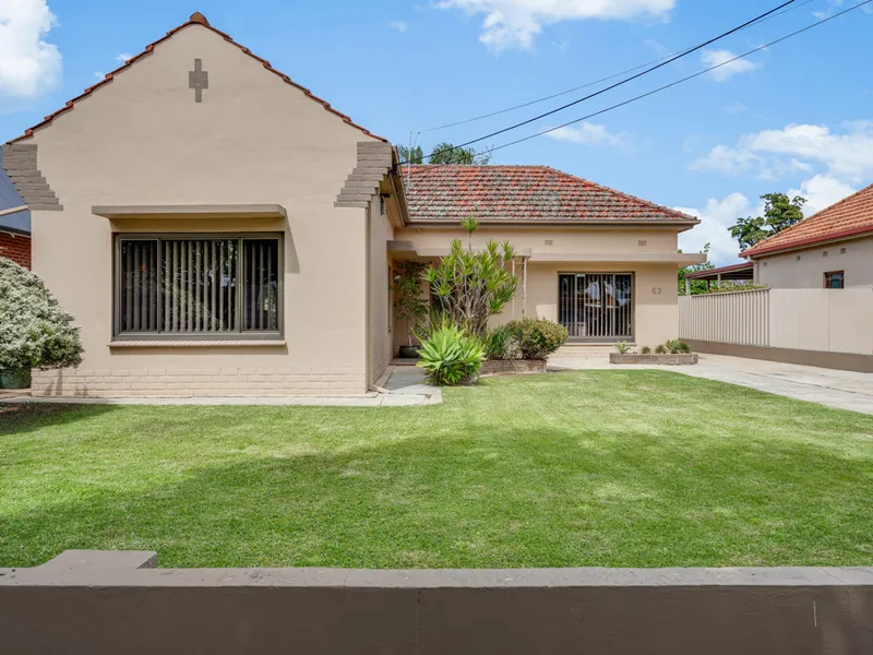 Lush Landscapes and 1950s Grandeur - A Solid Sefton Park Family Abode
