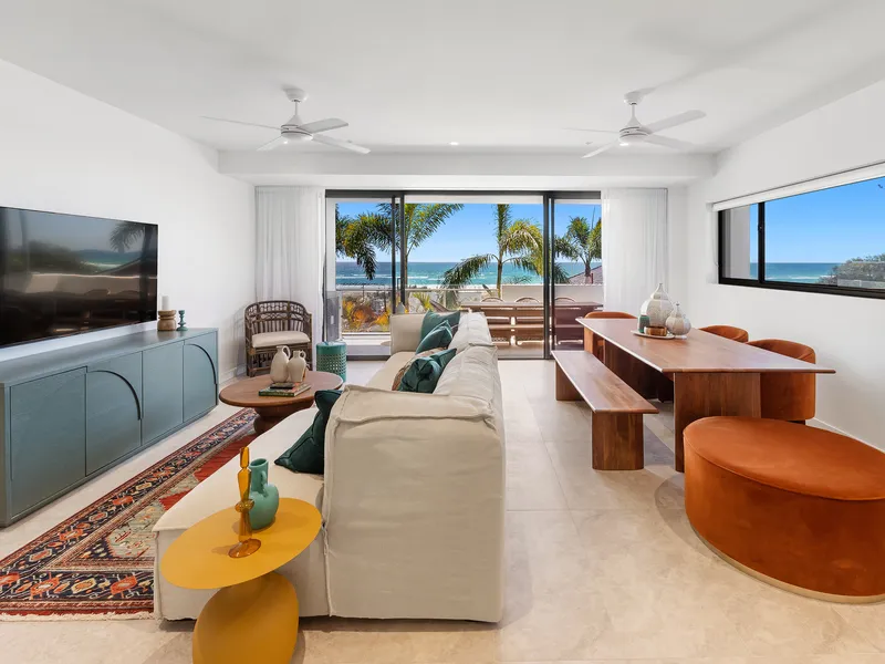 CONTEMPORARY BEACHSIDE APARTMENT WITH SEA VIEWS