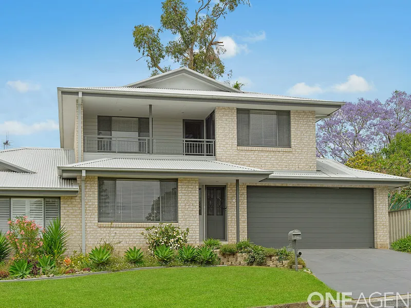 THREE BEDROOM WITH VIEWS OF THE GOLF COURSE!