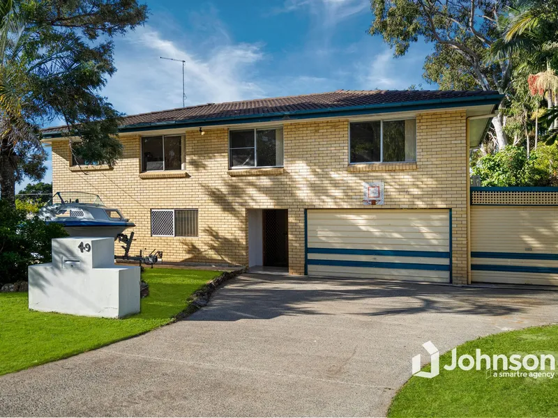 BEAUTIFUL LARGE FAMILY HOME ON A 774m2 BLOCK