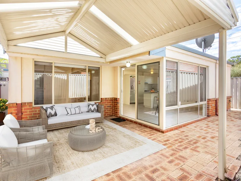 FREE STANDING HOME - NO STRATA FEES!