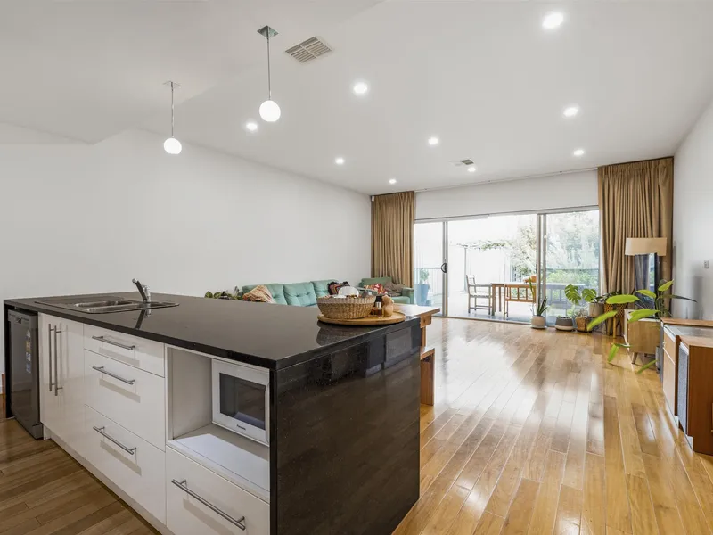 MODERN FAMILY HOME IN A FANTASTIC LOCATION!