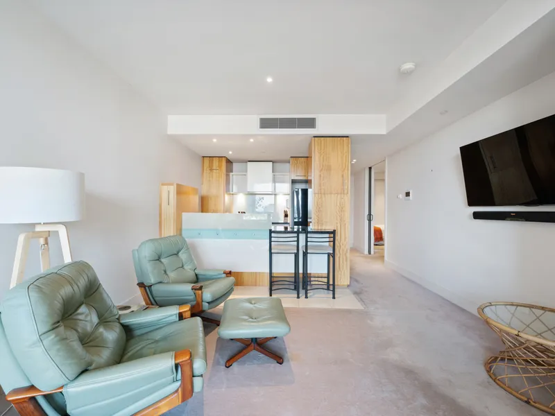 FULLY FURNISHED AT 1 POWLETT