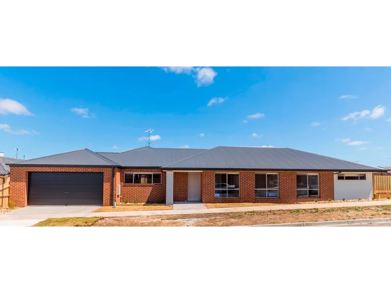 Fully Furnished Shared accommodation - 4 Rooms Available