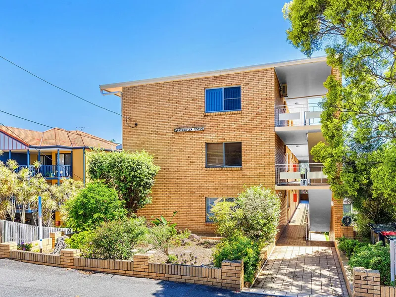 Great Location, Renovated Unit