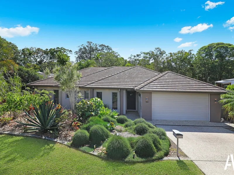 Tranquil, Coastal Home Perfect for the Keen Golfer and Beach Goer.
