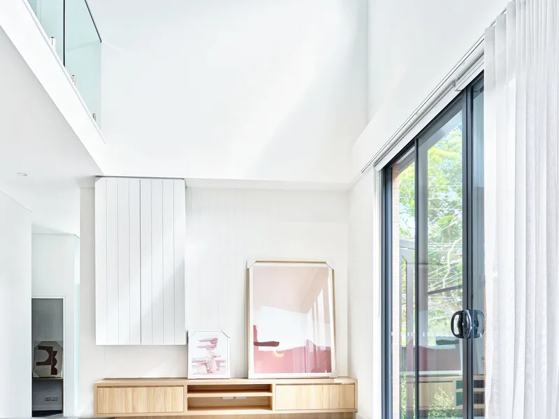 Brand new 4 bedroom architecturally designed duplex on the border of Oatlands/Telopea