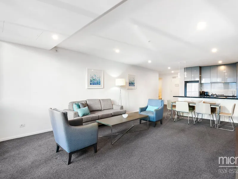 Family-Sized Style, Space, Sophistication and Stunning City Views!