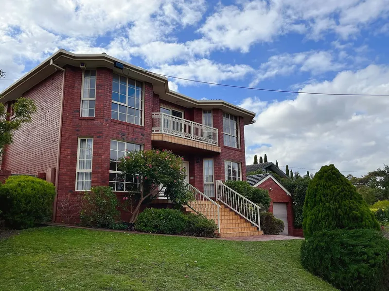 Spacious beautiful Family Home in Doncaster!