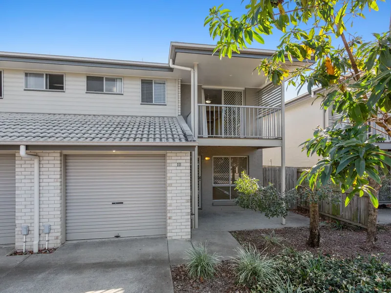 LOW MAINTENANCE LIVING IN RICHLANDS RISE!!
