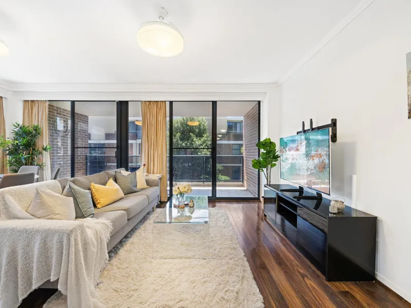 A uniquely positioned apartment in the heart of Ashfield