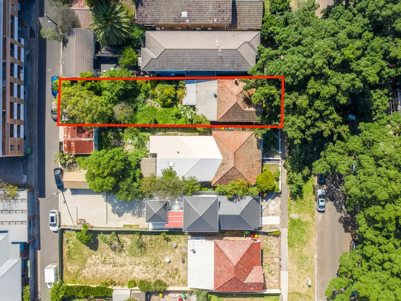 Totally Original, 2 Street Frontage, R3 Zoning