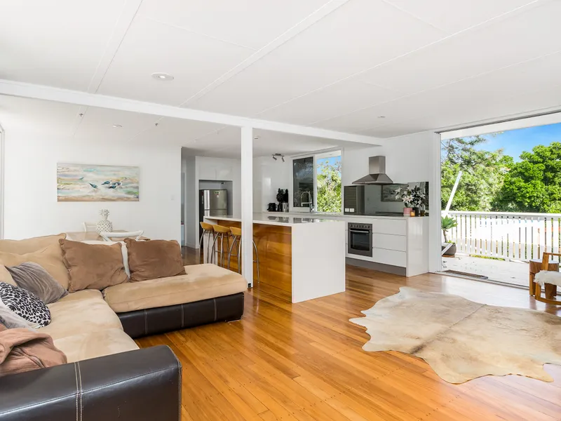 Fully Furnished Beach House on Alcorn Street, Suffolk Park