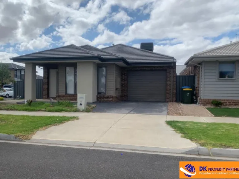 Near New 3 Bedrooms Modern House