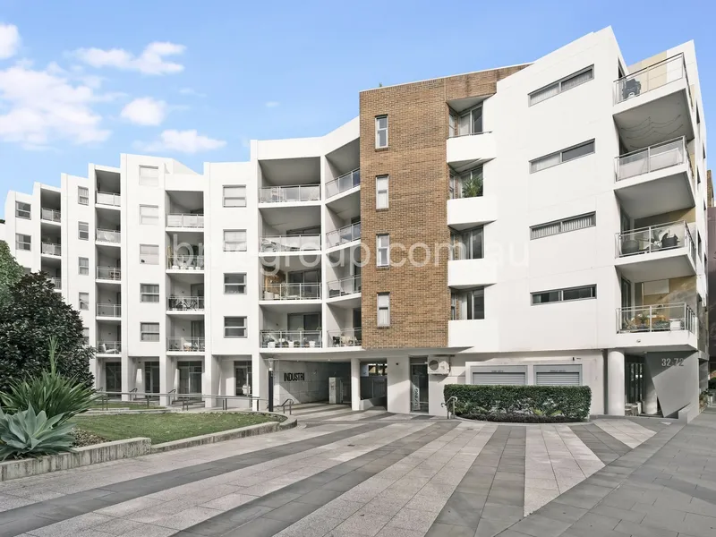 Spacious One Bedroom Apartment for Lease