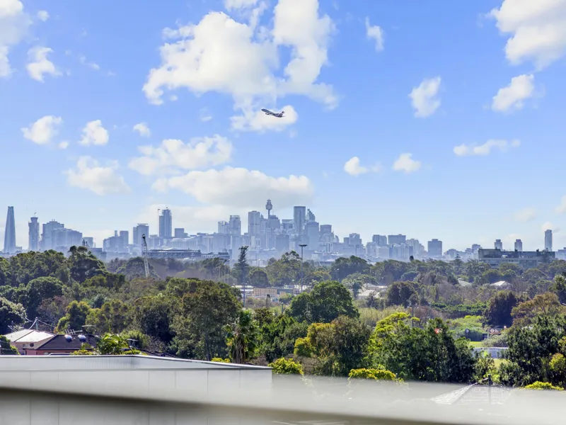 LUXURY APARTMENT WITH VIEWS IN KOGARAH