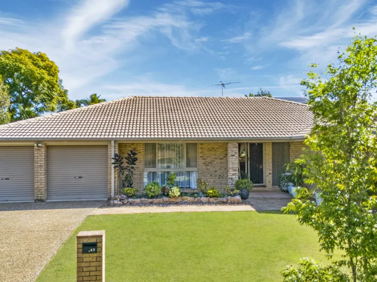 X-LARGE FAMILY HOME WITH X-LARGE FEATURES THROUGHOUT!