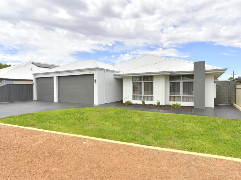 GREAT HOUSE, GREAT LOCATION!!!