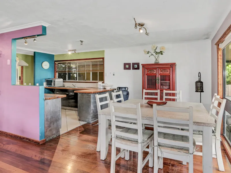 WHAT AN OPPORTUNITY - 3 BEDROOM HOUSE IN  ALEXANDRA HEADLAND 