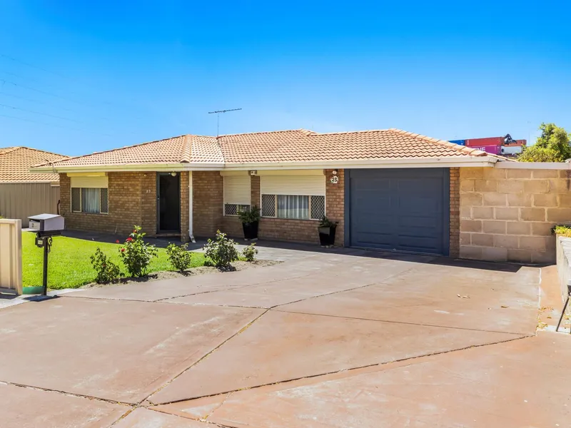 UNDER OFFER!!