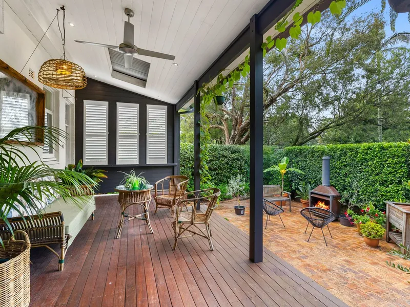 Sophisticated Family Sanctuary: A Contemporary Oasis of Luxury Living