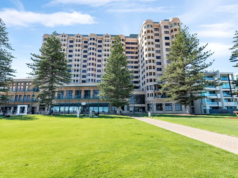 Your Esplanade Living Starts Here! Prestigious Grand Apartments 