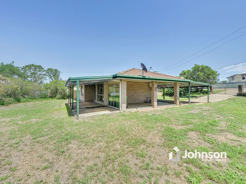 GENEROUS ACREAGE CLOSE TO TOWN