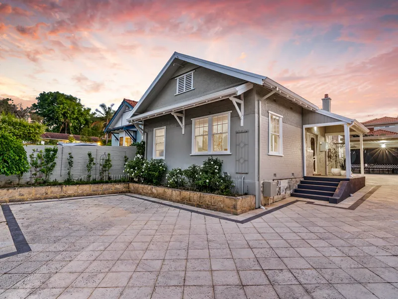 CHARMING CHARACTER, FANTASTIC LOCATION!