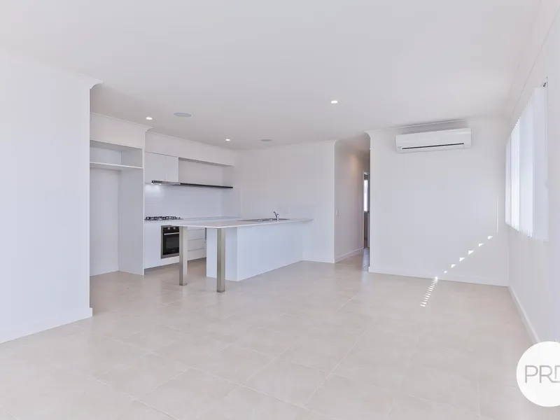 NEAR NEW FIRST FLOOR GLENARIFF APARTMENT 2 BED, 2 BATH, 2 PARKING -