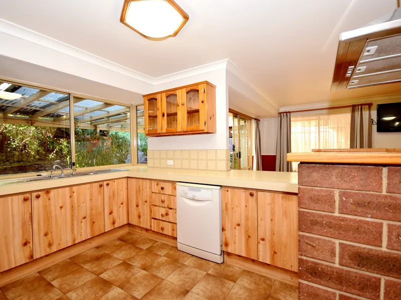 Spacious Family Home in the Heart of Parmelia